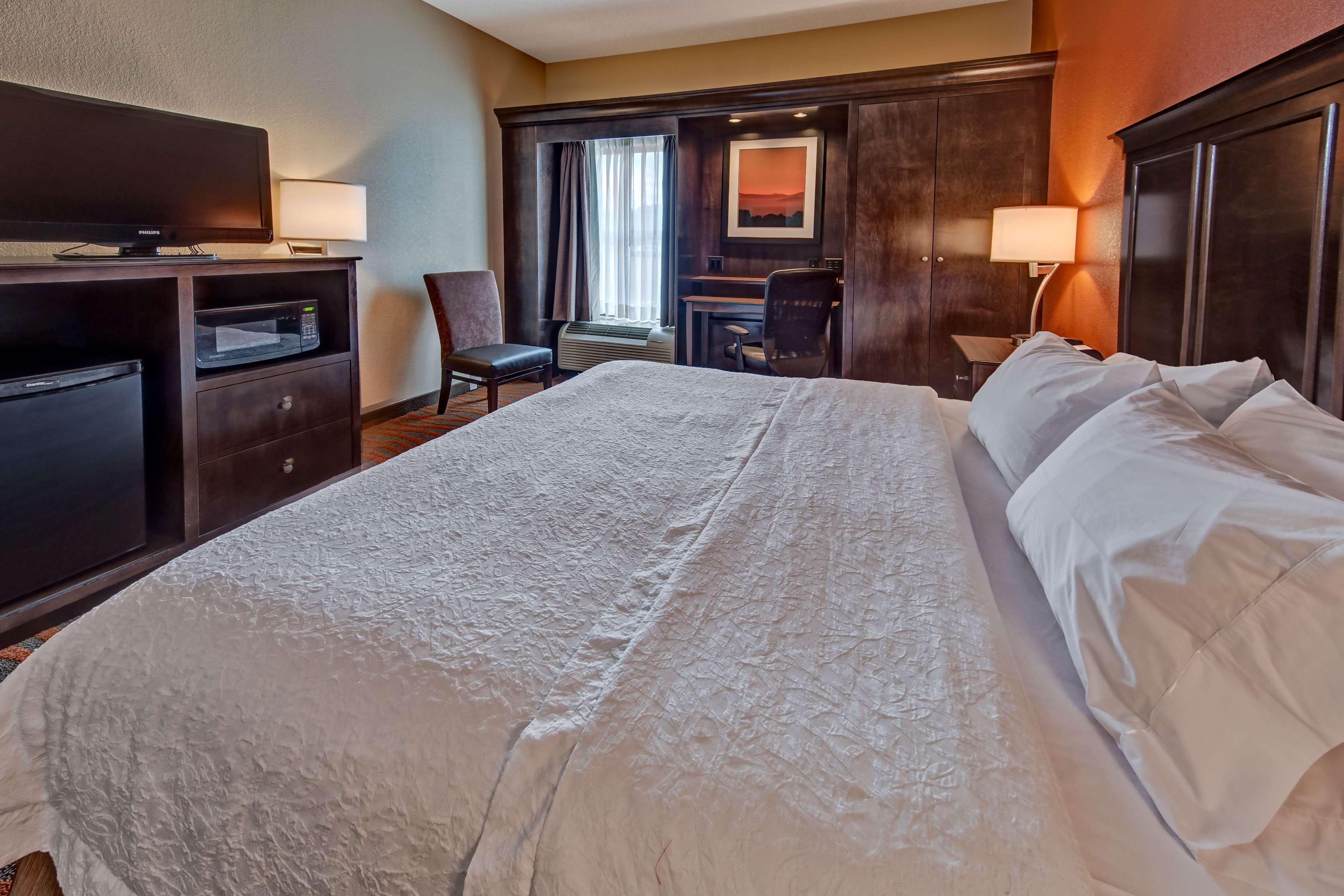 Hampton Inn By Hilton Clarksville Buitenkant foto