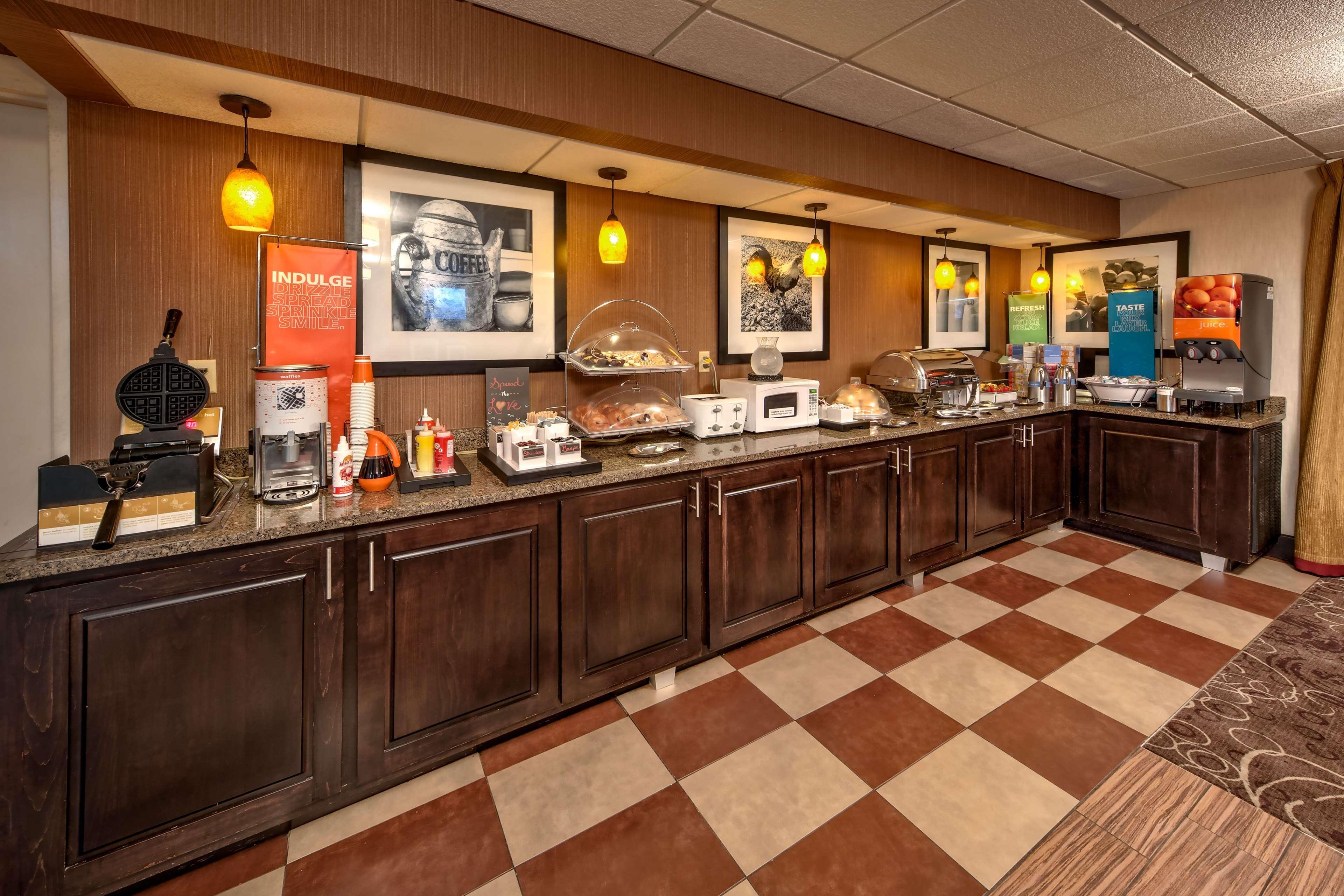 Hampton Inn By Hilton Clarksville Buitenkant foto
