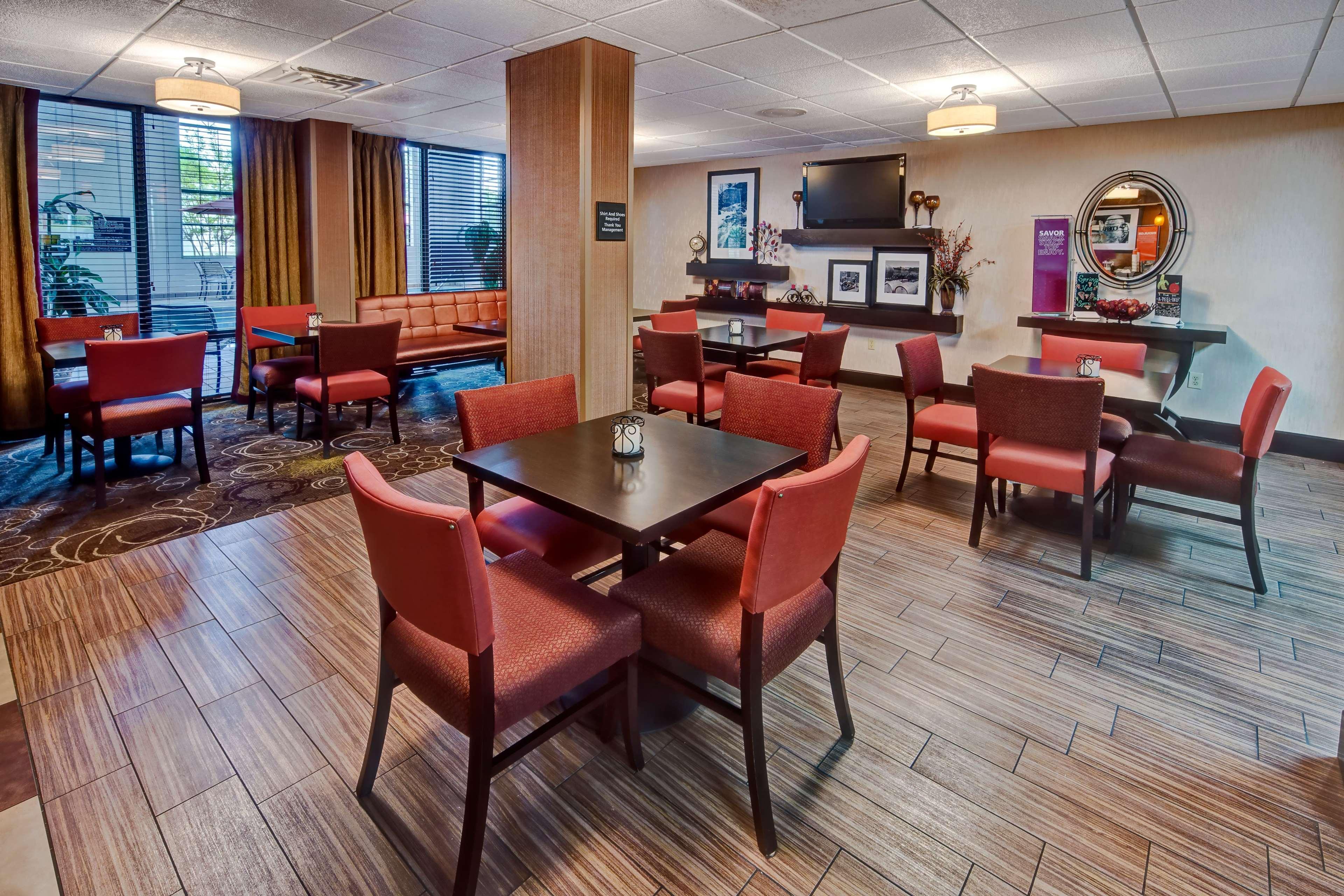 Hampton Inn By Hilton Clarksville Buitenkant foto
