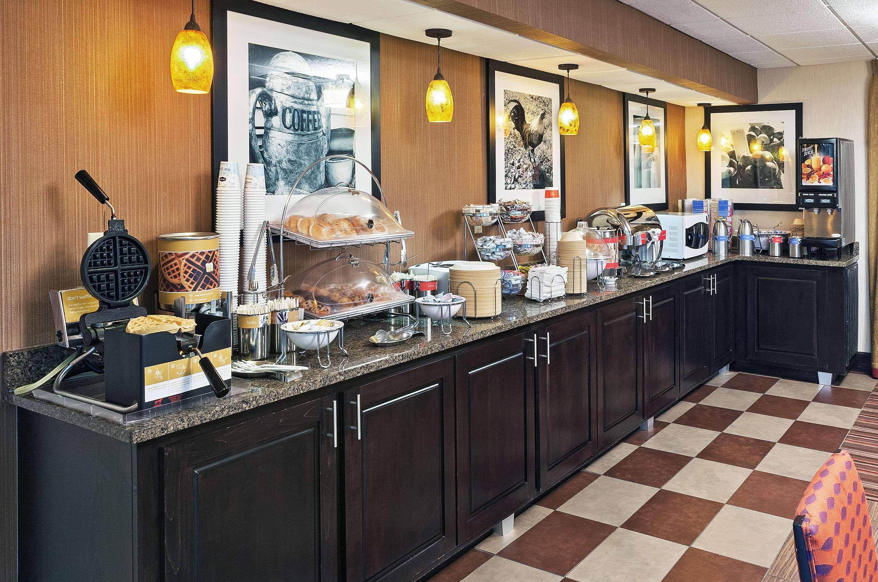 Hampton Inn By Hilton Clarksville Buitenkant foto
