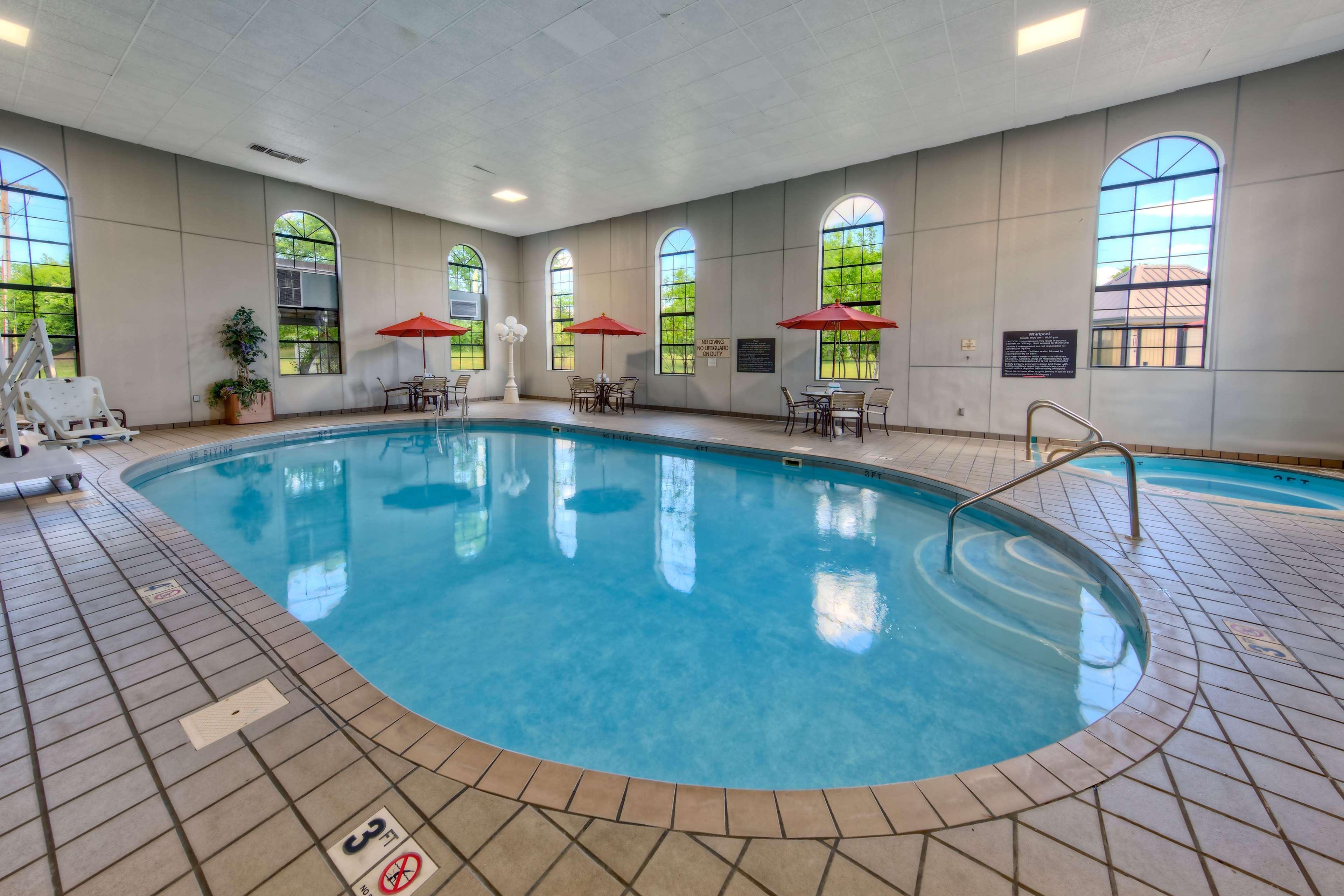 Hampton Inn By Hilton Clarksville Buitenkant foto